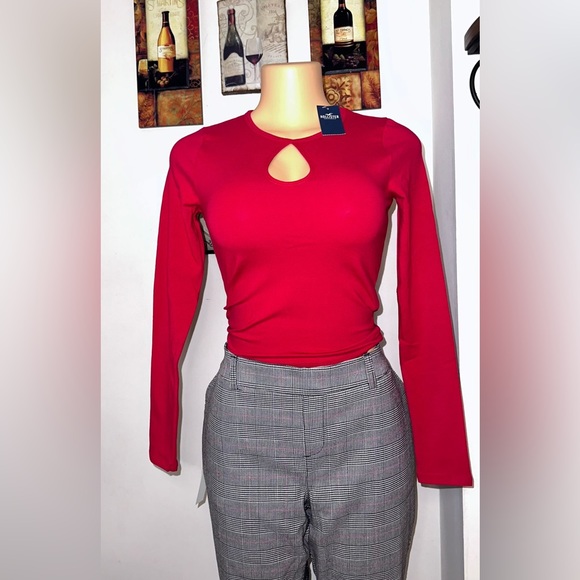 NWT HOLLISTER RED SIZE S LONG SLEEVE - Picture 2 of 8